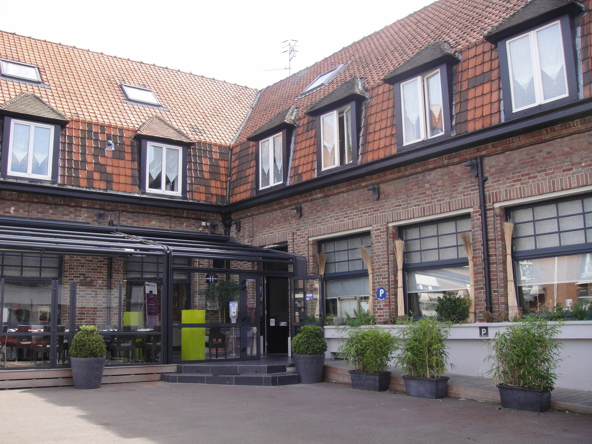 The Originals Boutique, Hôtel Bulles by Forgeron, Lille Sud (Qualys-Hotel) Seclin Exterior foto